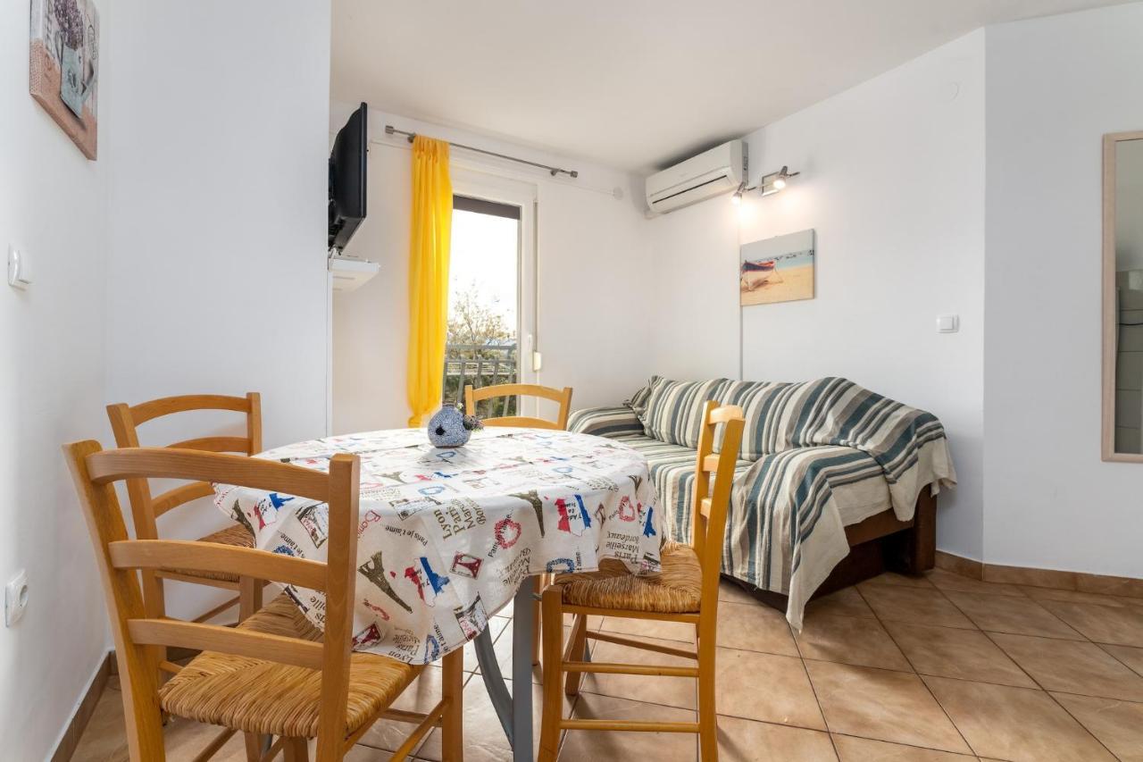 Apartments With A Parking Space Baska, Krk - 13907 Luaran gambar