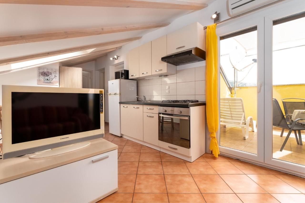 Apartments With A Parking Space Baska, Krk - 13907 Luaran gambar