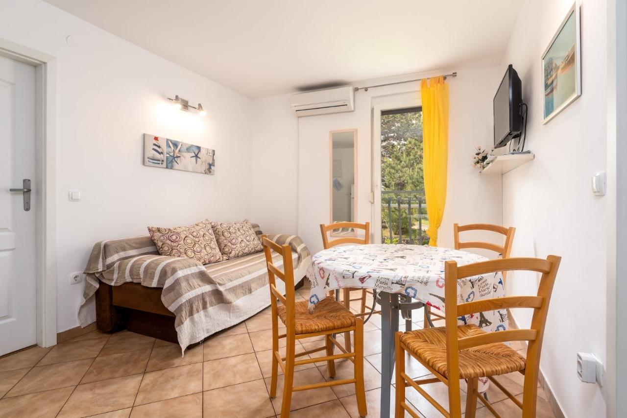 Apartments With A Parking Space Baska, Krk - 13907 Luaran gambar
