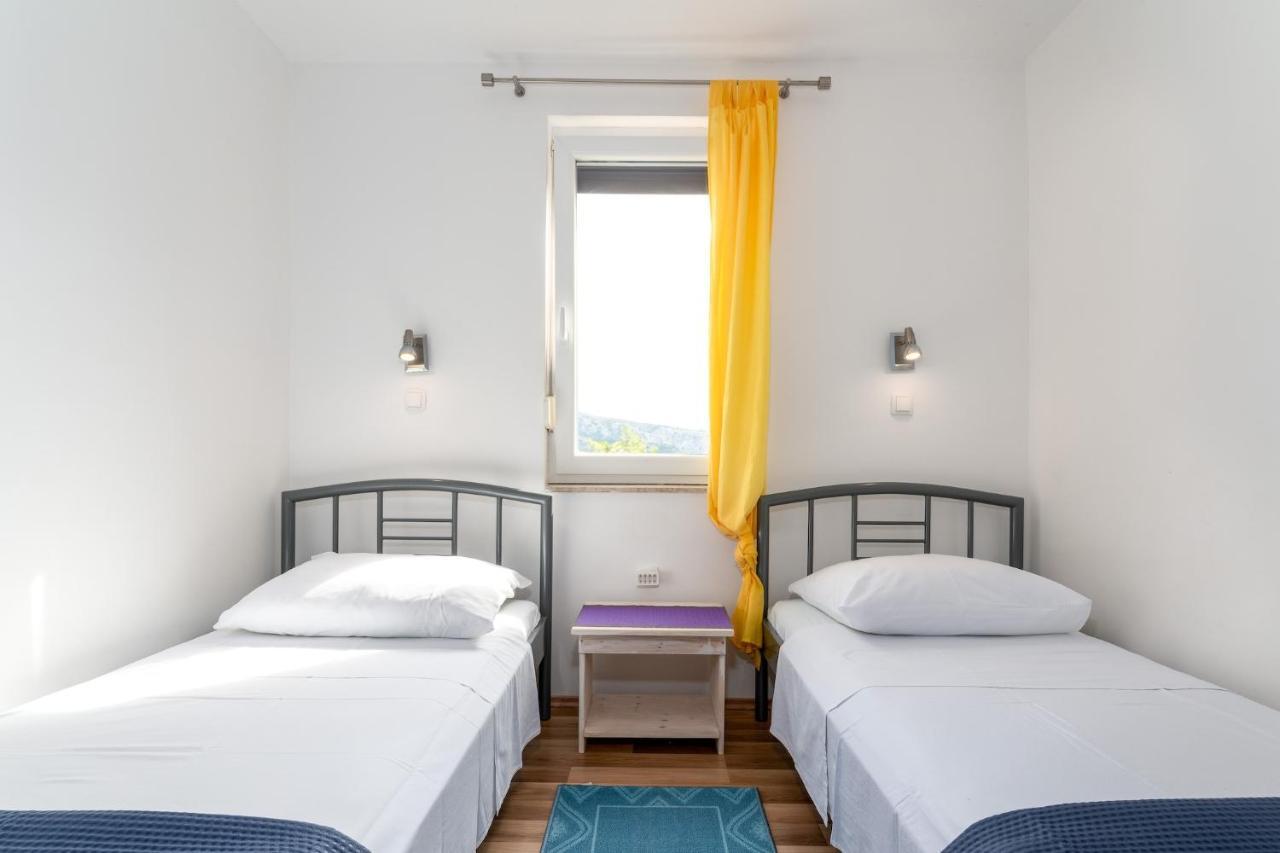 Apartments With A Parking Space Baska, Krk - 13907 Luaran gambar