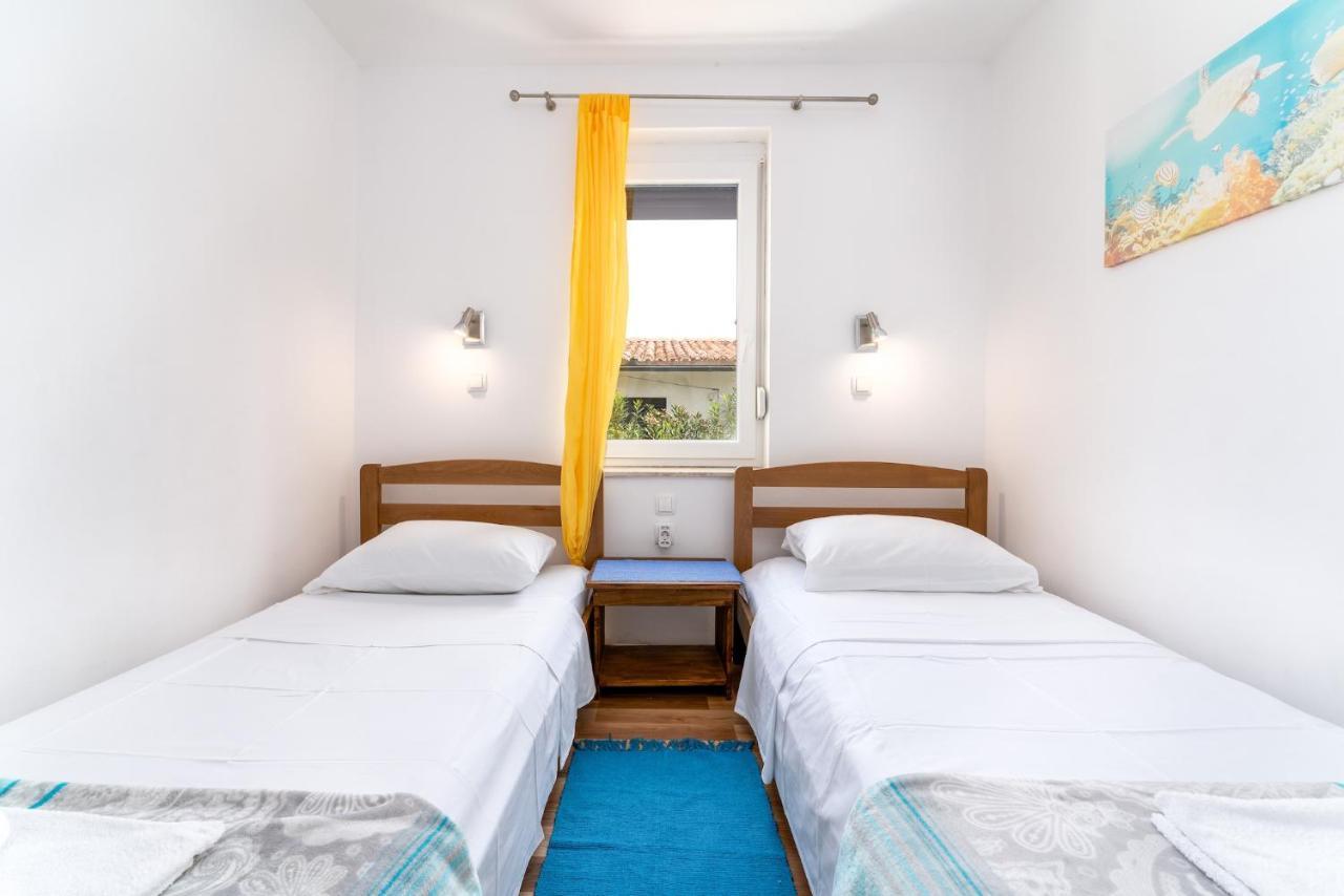 Apartments With A Parking Space Baska, Krk - 13907 Luaran gambar