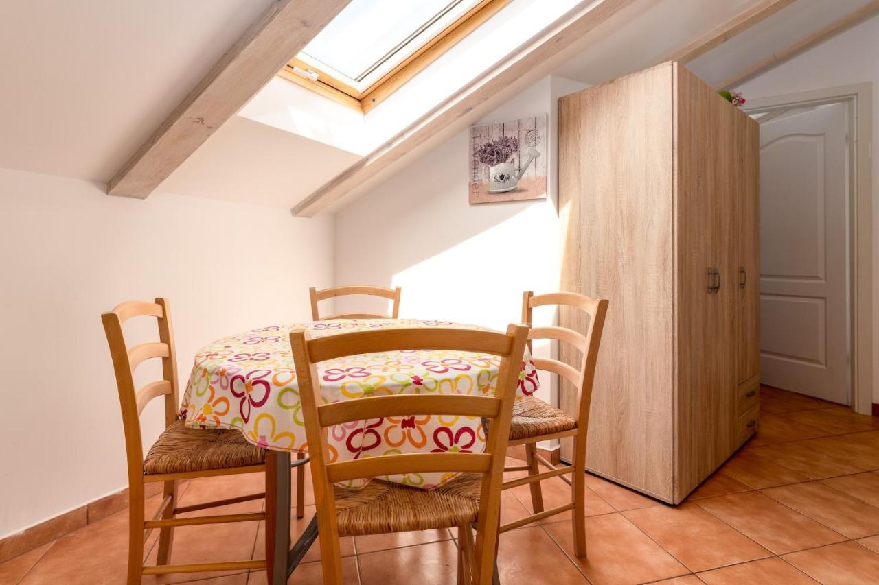 Apartments With A Parking Space Baska, Krk - 13907 Luaran gambar